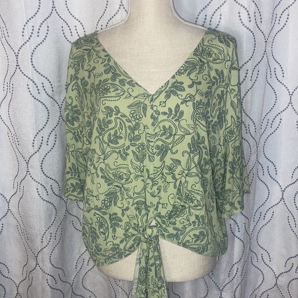 LUQ Green Paisley Blouse with Tie Front Size Large - Picture 5 of 12